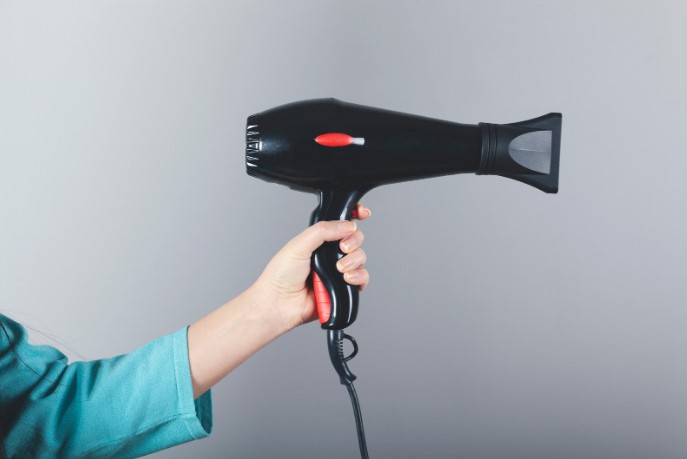 сравнение профессионального и бытового фена